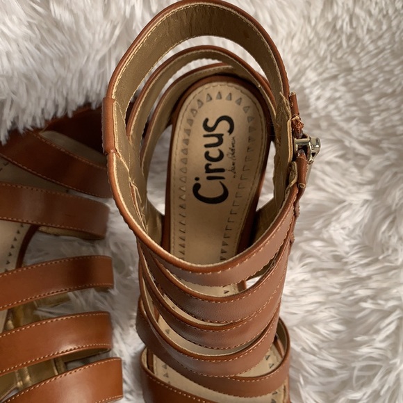 Circus by Sam Edelman Strappy Side Zip Block Heel - Picture 4 of 8